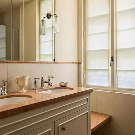 L'opale Noire מלון