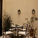 L'opale Noire Paris