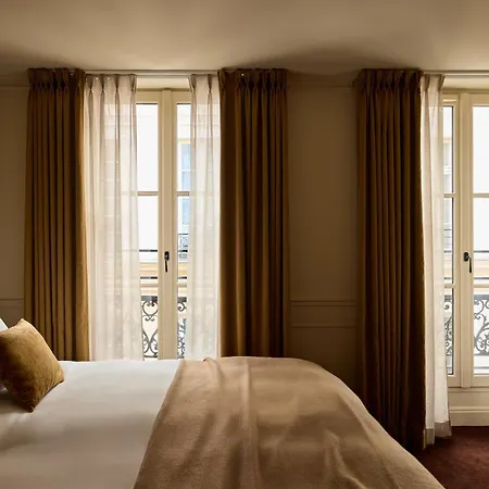 L'opale Noire Paris